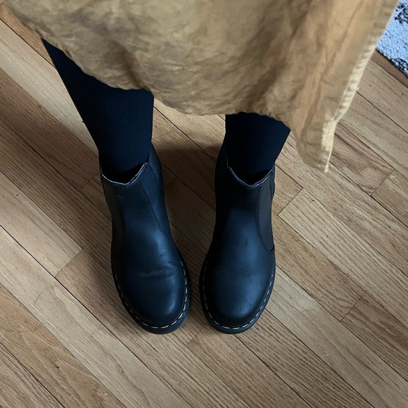 Dr. Martens 2976 Chelsea Boot - Women's - Picture 7 of 10